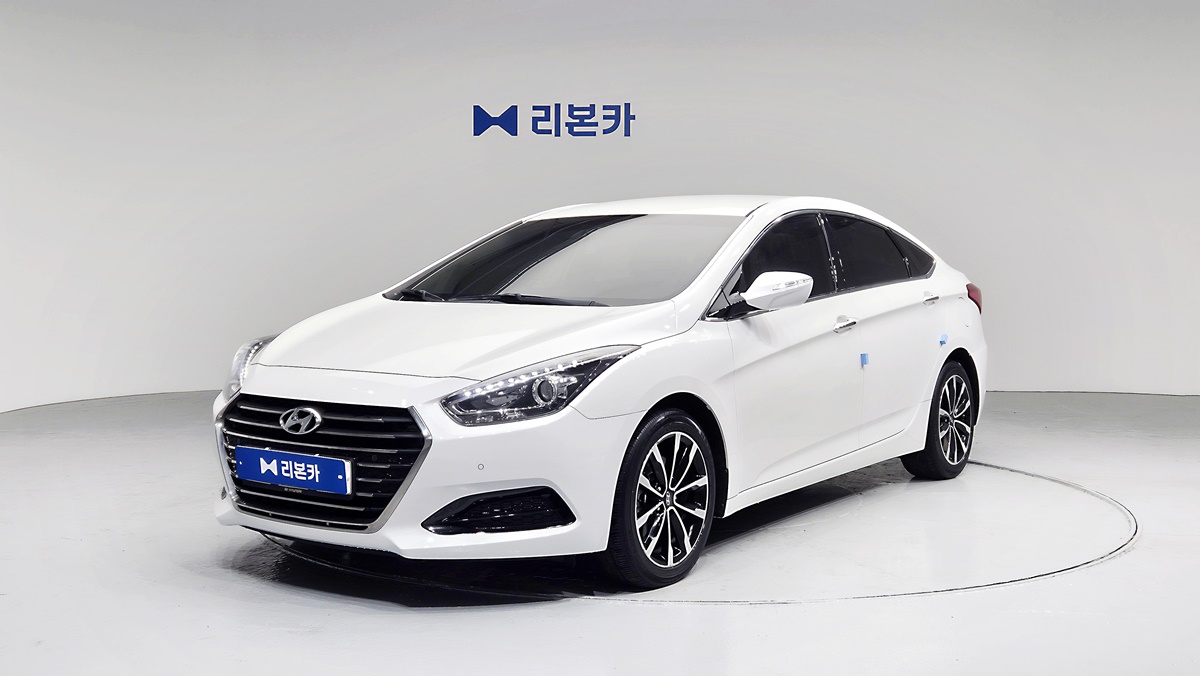 현대 더 뉴 i40 살룬 1.7 VGT PYL 디젤 중고차 렌트