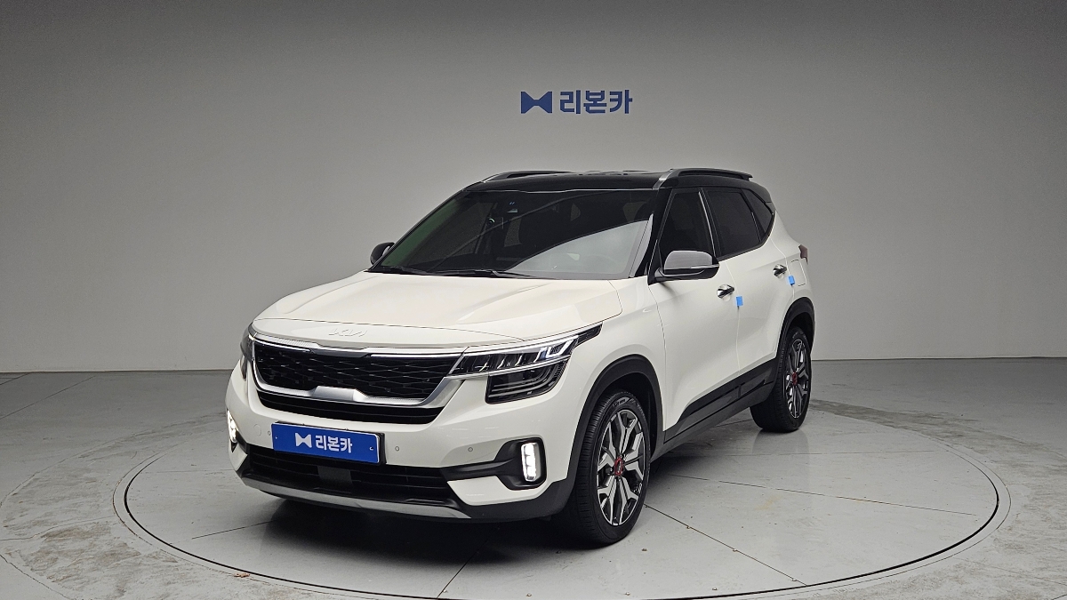 기아 셀토스 1.6 가솔린 4WD 시그니처 가솔린 리본카 천안지점