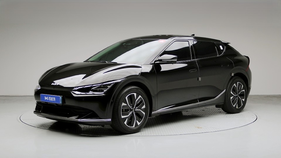 기아 EV6 롱 레인지 2WD 어스 전기 리본카 서울지점