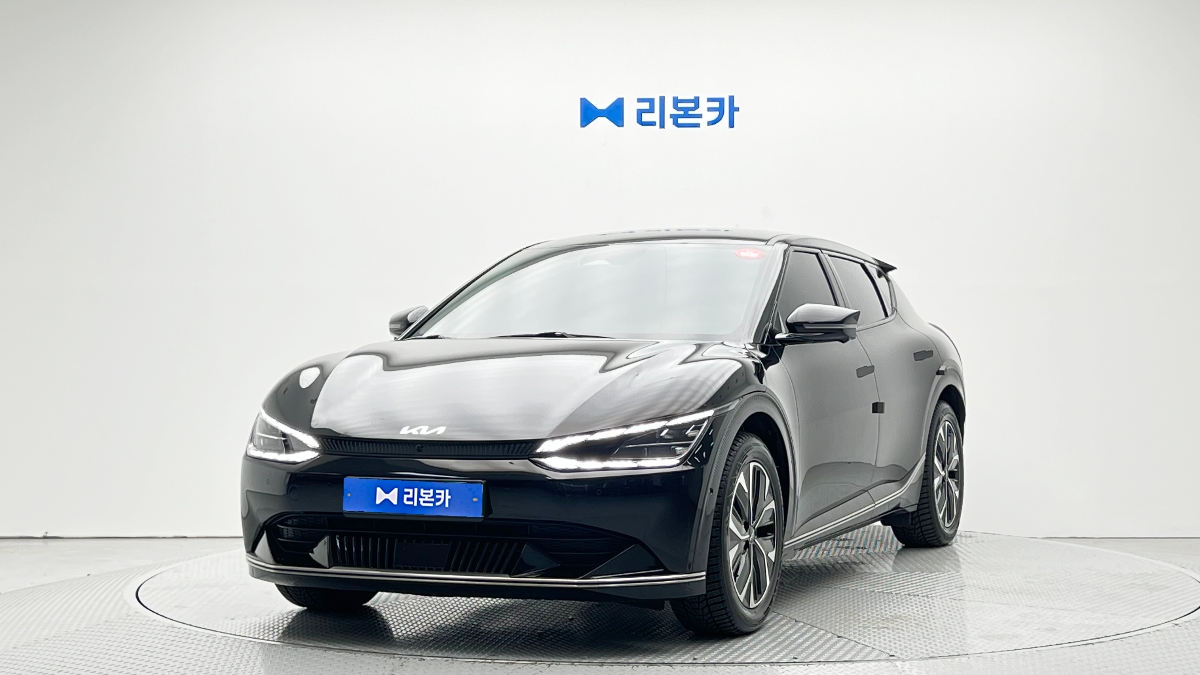 기아 EV6 롱 레인지 2WD 어스 전기 중고차 렌트