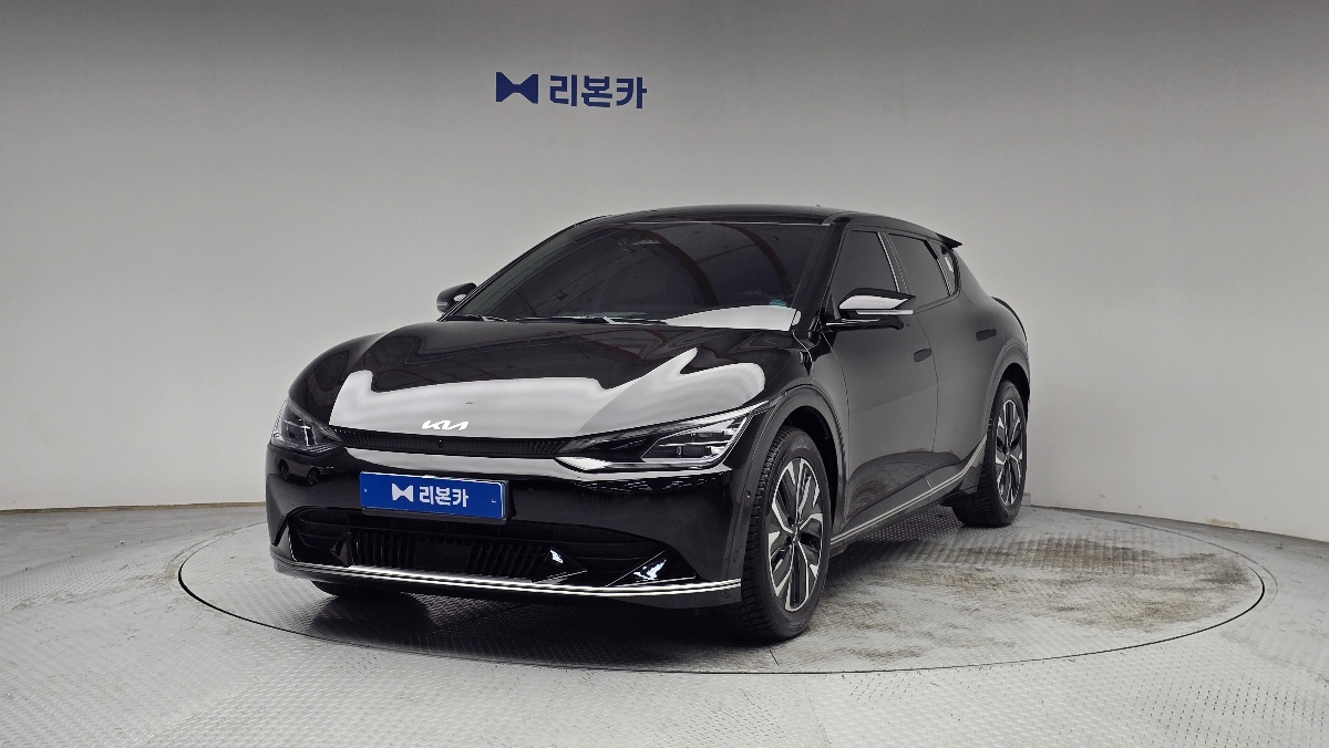 기아 EV6 롱 레인지 2WD 어스 전기 중고차 렌트