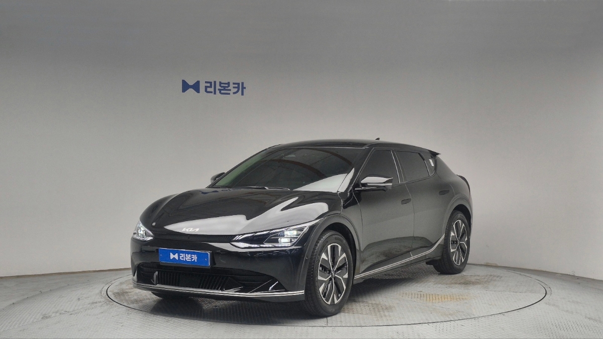 기아 EV6 롱 레인지 2WD 어스 전기 리본카 동대구지점