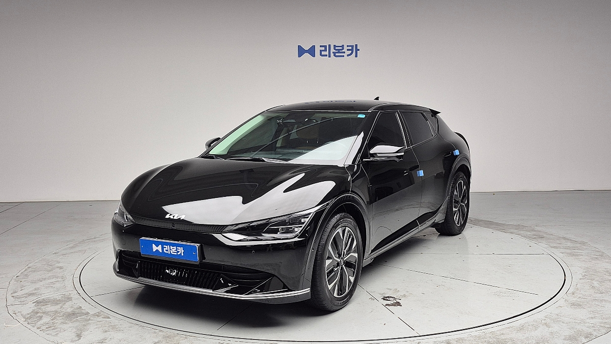 기아 EV6 롱 레인지 2WD 어스 전기 리본카 천안지점