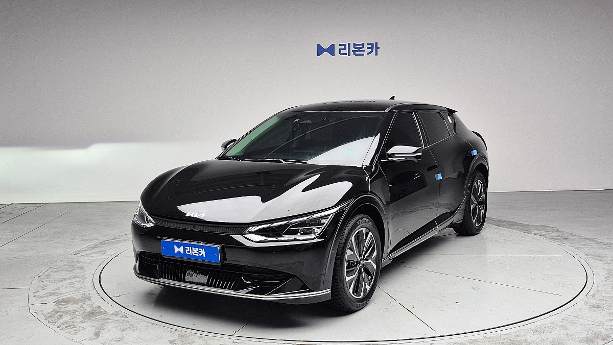 기아 EV6 롱 레인지 2WD 어스 전기 리본카 천안지점