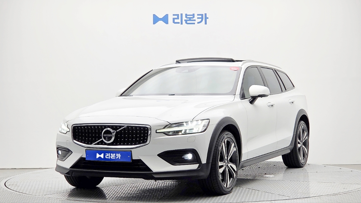 볼보 볼보 V60 크로스컨트리(2세대) 2.0 T5 AWD 프로 가솔린 리본카 광주지점