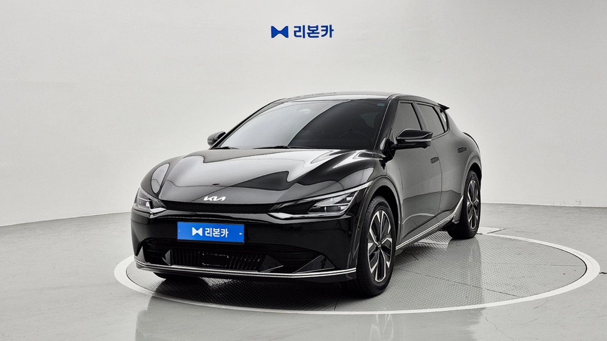 기아 EV6 롱 레인지 2WD 어스 전기 리본카 부산지점