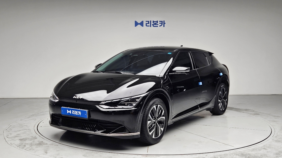 기아 EV6 롱 레인지 2WD 어스 전기 리본카 천안지점