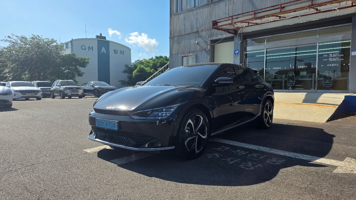 기아 EV6 롱 레인지 2WD 어스 전기 리본카 제주지점