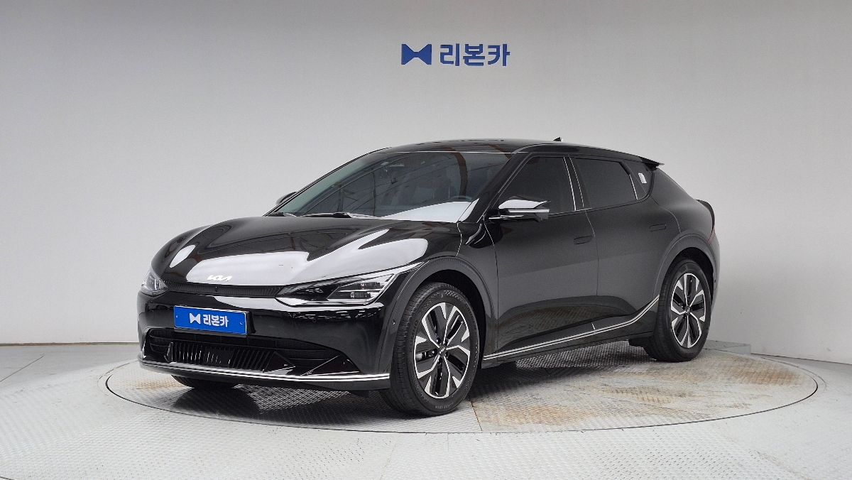 기아 EV6 롱 레인지 2WD 어스 전기 리본카 동대구지점