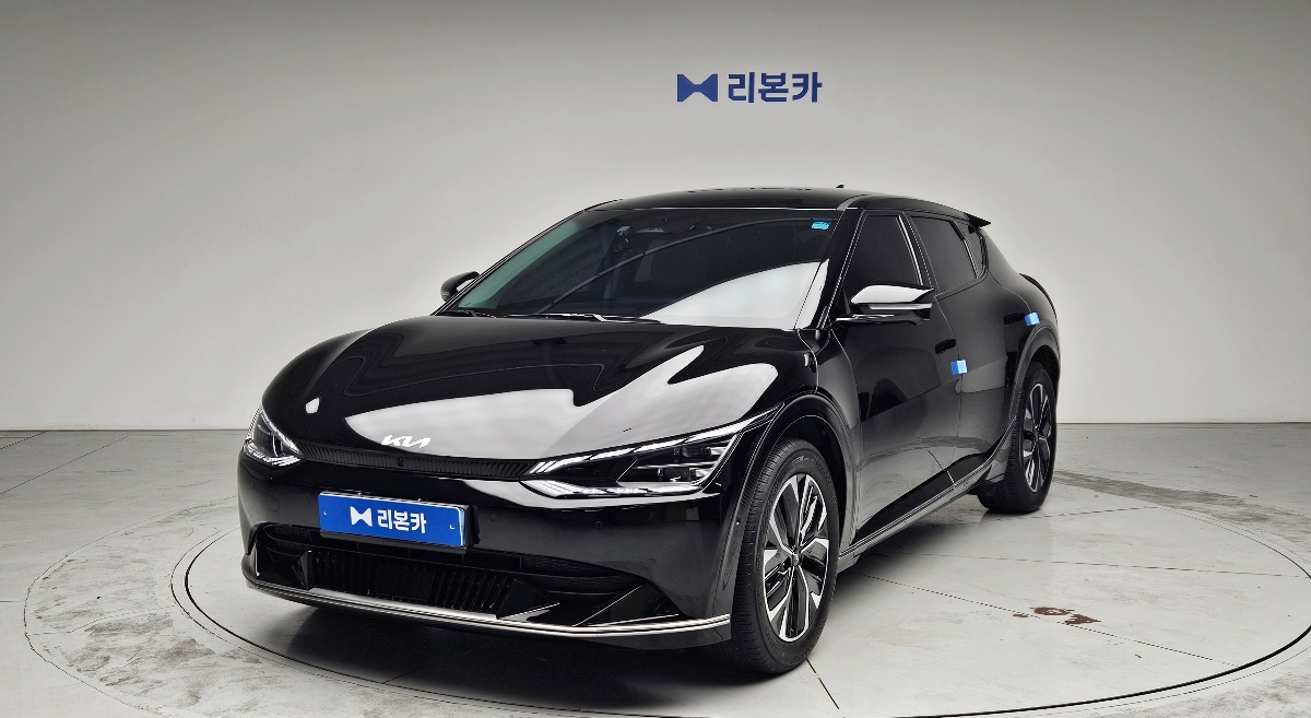 기아 EV6 롱 레인지 2WD 어스 전기 리본카 천안지점