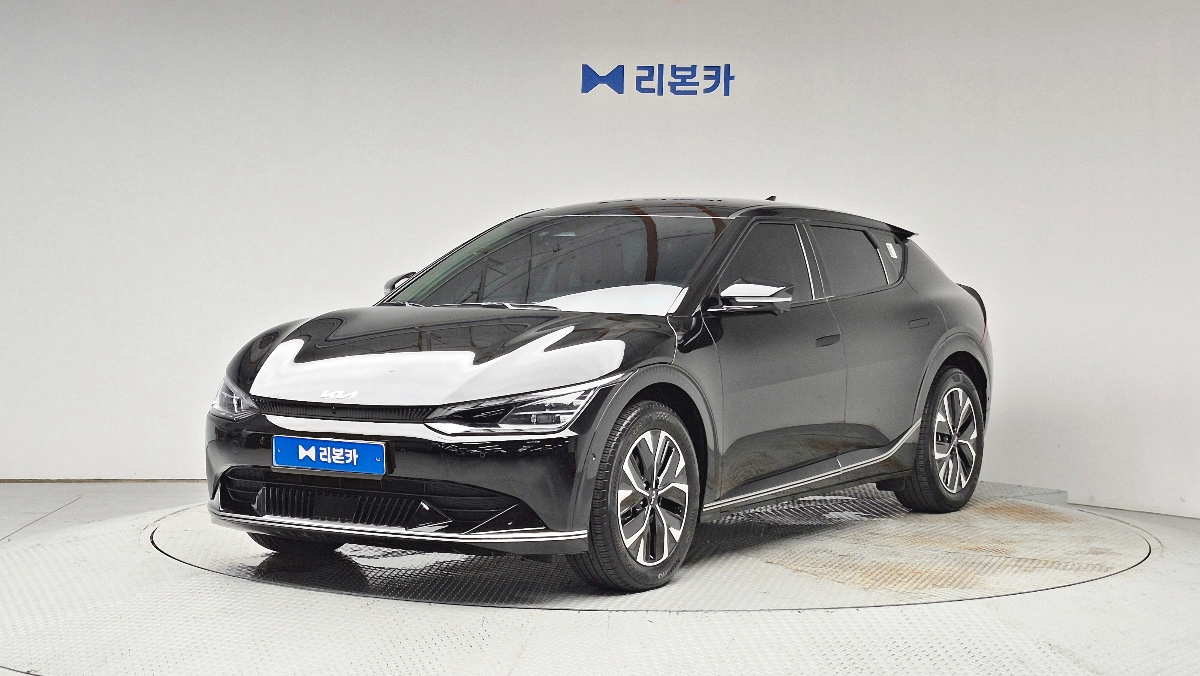 기아 EV6 롱 레인지 2WD 어스 전기 리본카 동대구지점