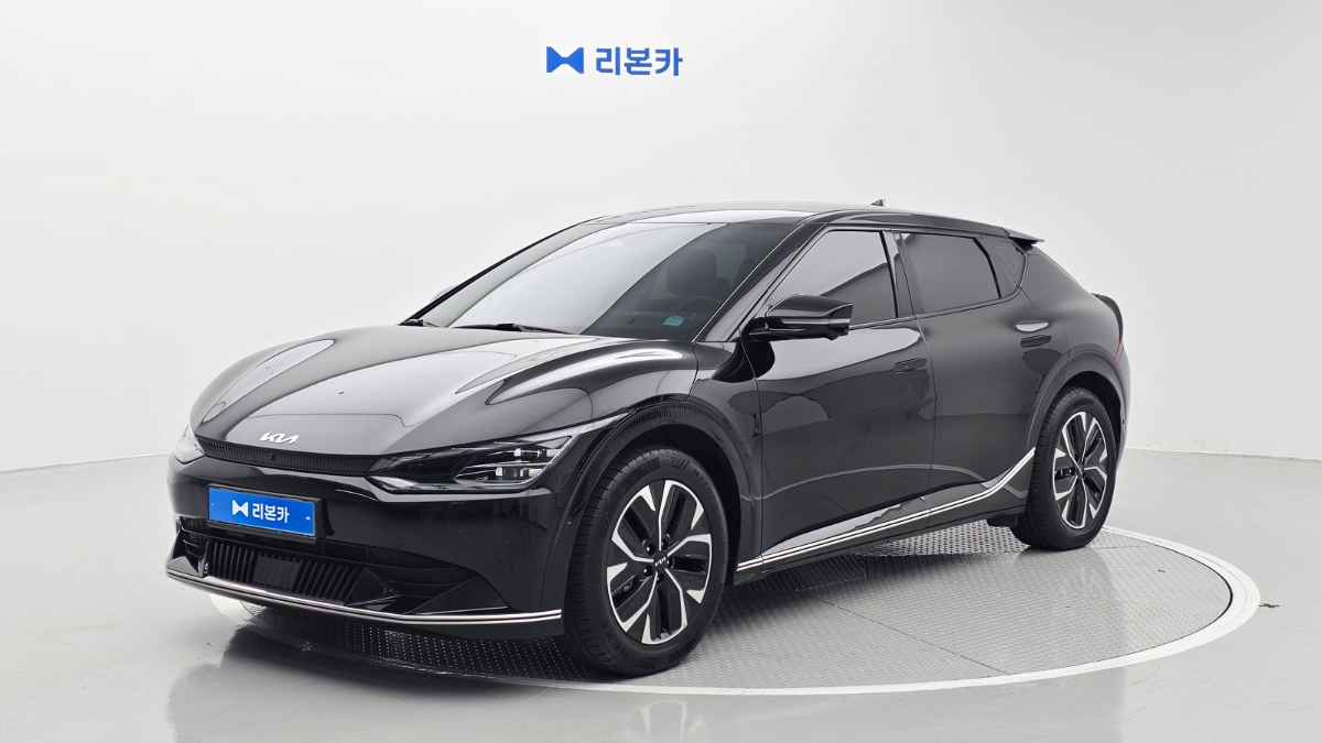 기아 EV6 롱 레인지 2WD 어스 전기 리본카 부산지점