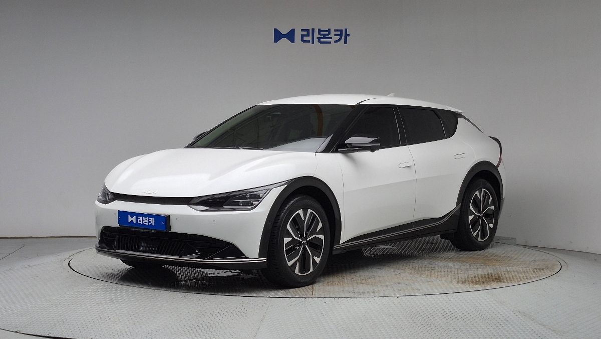 기아 EV6 롱 레인지 4WD 어스 전기 리본카 동대구지점