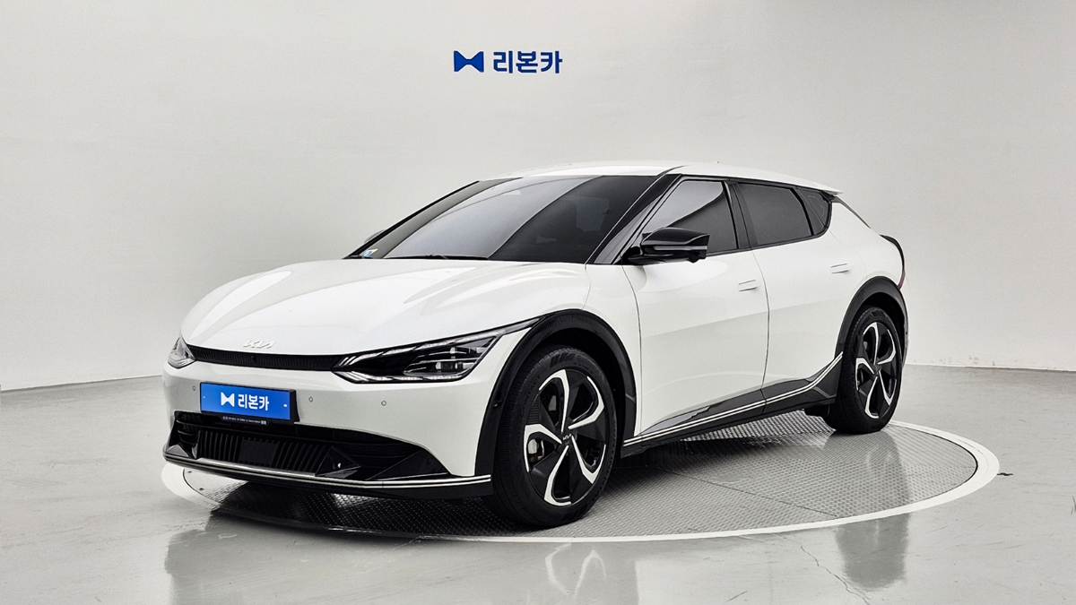 기아 EV6 롱 레인지 2WD 어스 전기 리본카 부산지점