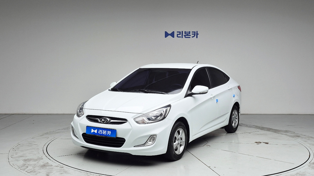 현대 엑센트 신형 1.4 VVT 모던 가솔린 리본카 천안지점