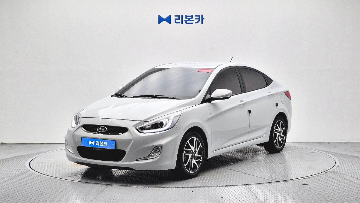 현대 엑센트 신형 1.4 VVT 프리미엄 가솔린 리본카 광주지점